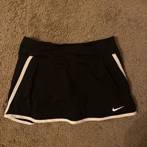 Nike Women's Black skirt
